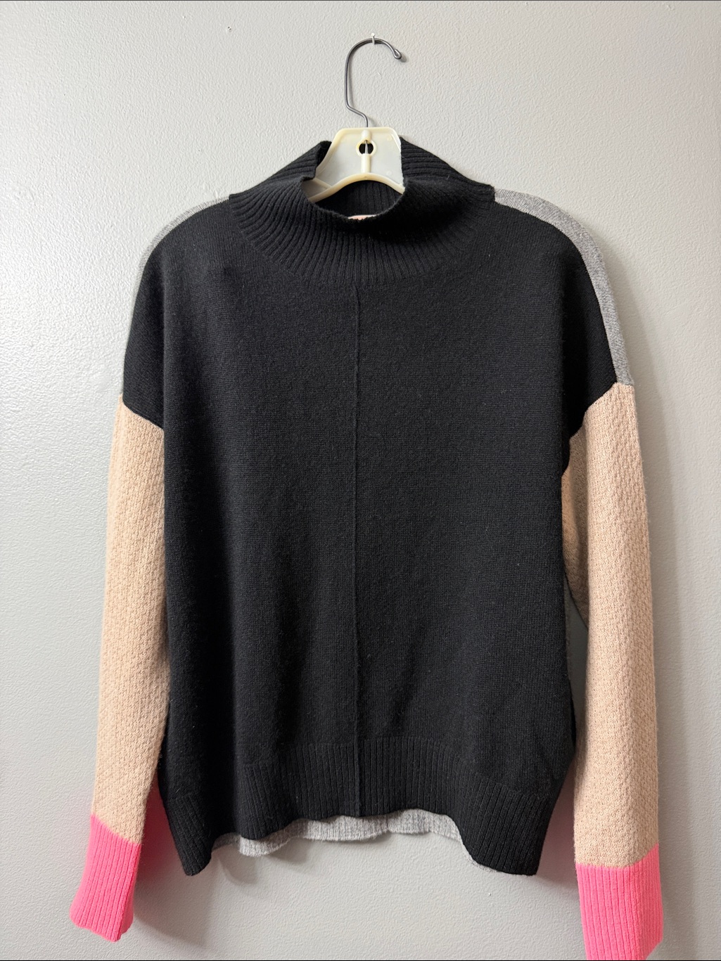 Lisa Todd Black Colorblock Turtleneck Cashmere Sweater With Pink Cuffs Medium